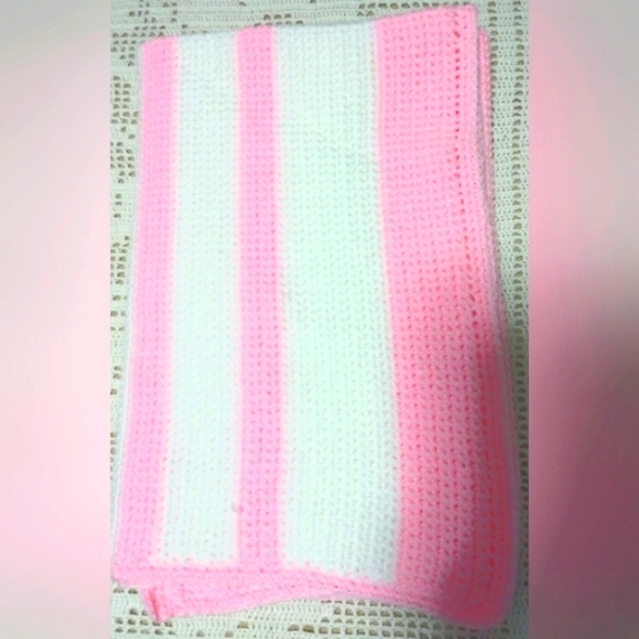 NWOT Handcrafted Crocheted Baby Afghan - Picture 4 of 6